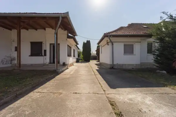 Eladó családi ház, Vác 10 szoba 662 m² 185 M Ft